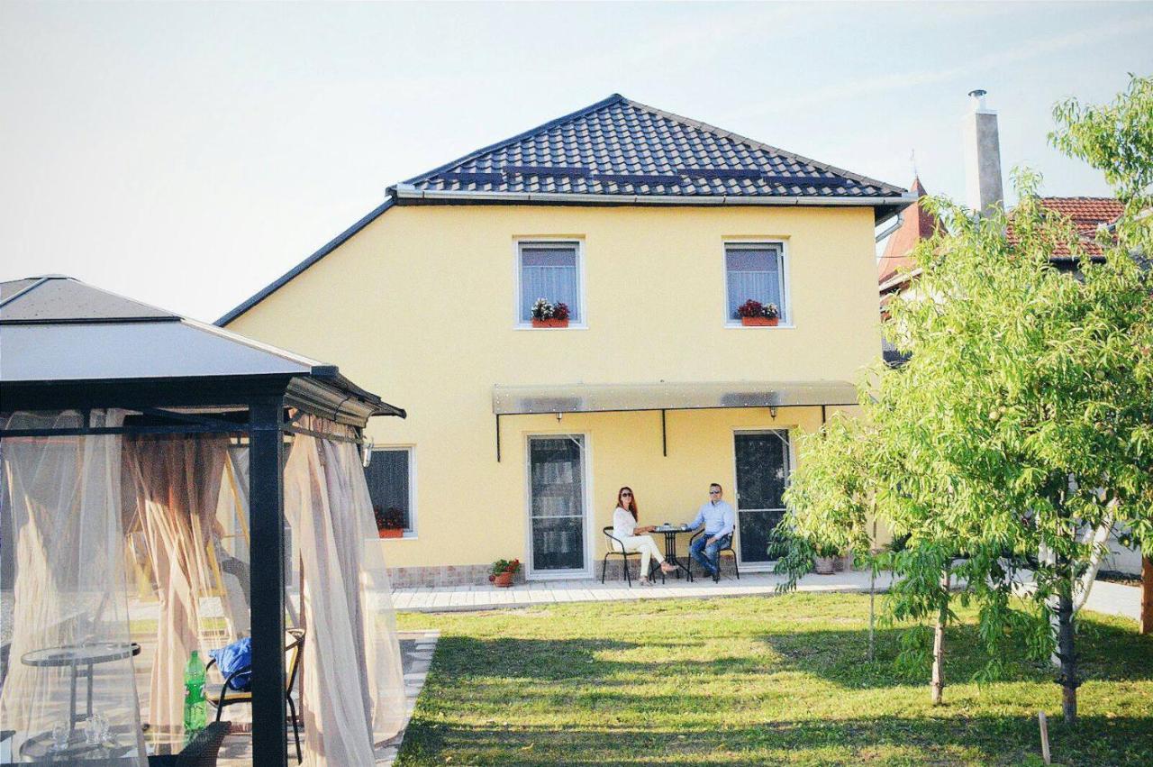 Casa Anca Hațeg - B&B Haţeg