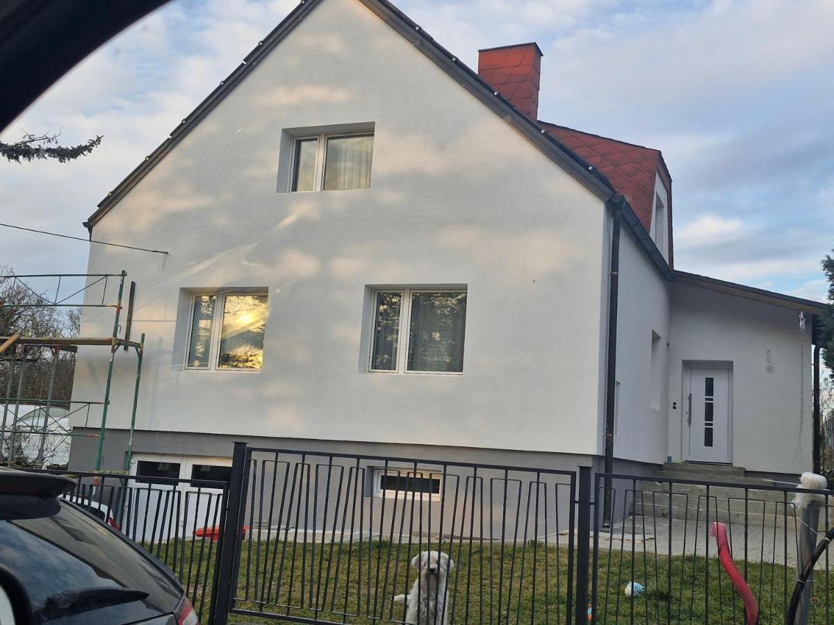 Hill Apartment Fischamend - B&B Fischamend-Markt