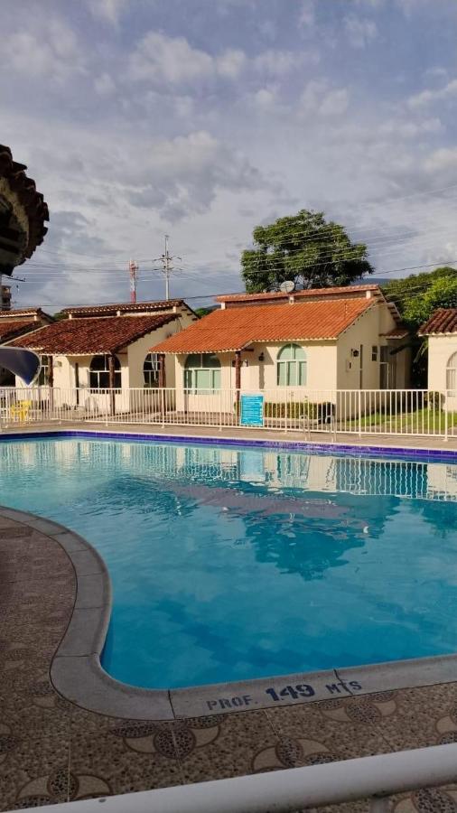Apartamento Melgar Central Piscina Conjunto - Ferienwohnung Melgar