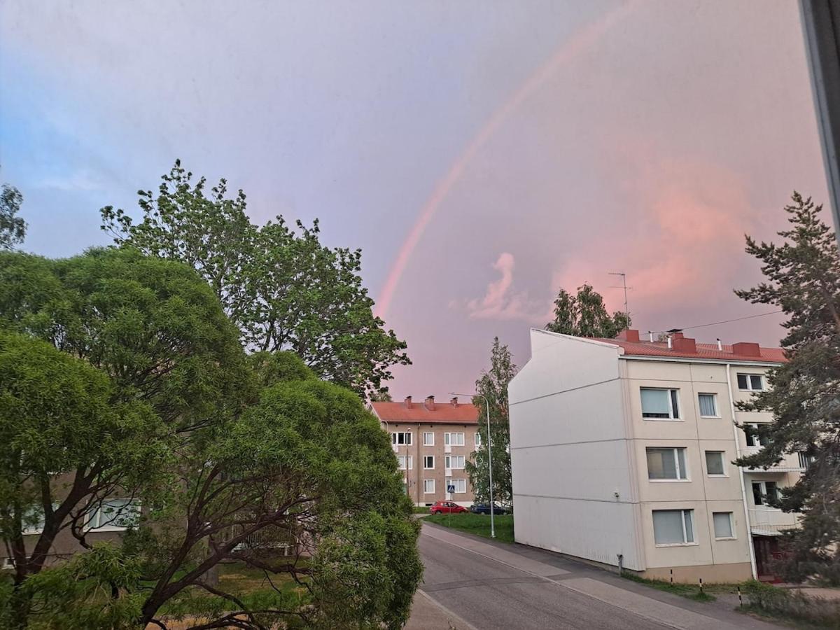 Colorful two-room apartment with parking - Bed and Breakfast Tampere
