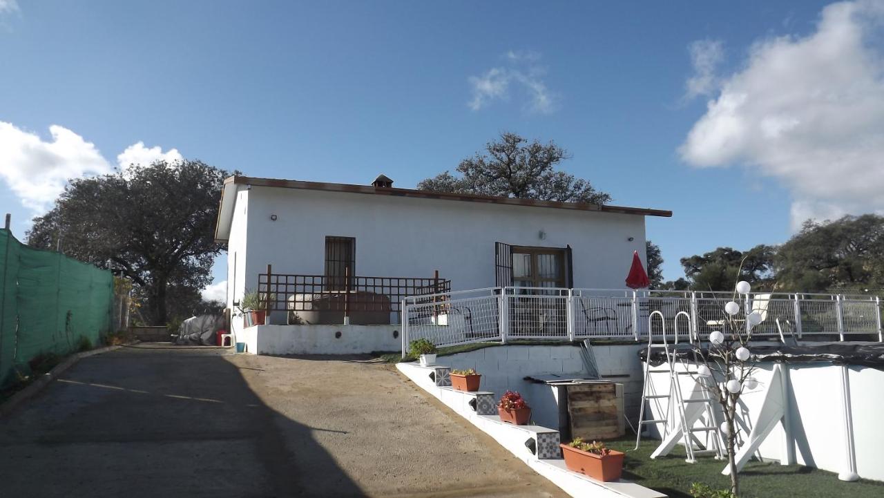 Villa Saudade, casa entre encinas - B&B El Castillo de las Guardas