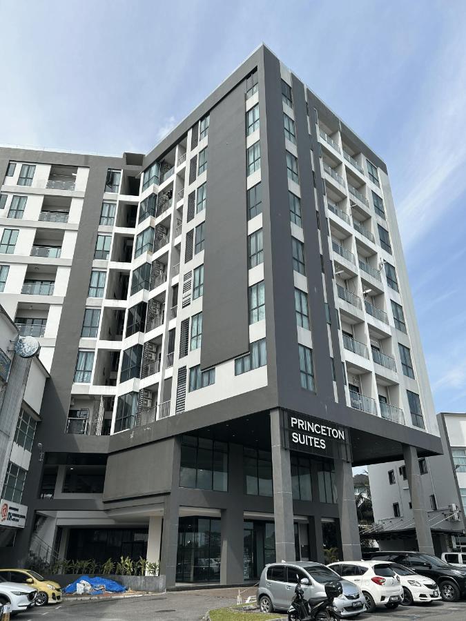 Princeton Suites 3BR 2BH Apartment Near Airport - B&B Kuching