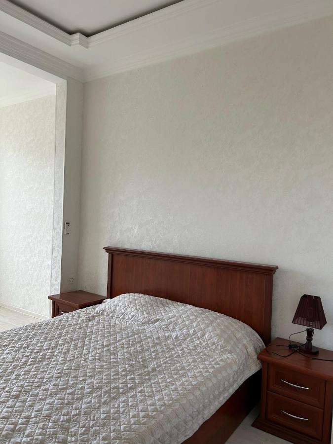 Снежана в центре города, находится, улица проспект Азадлыг 111 - B&B Baku