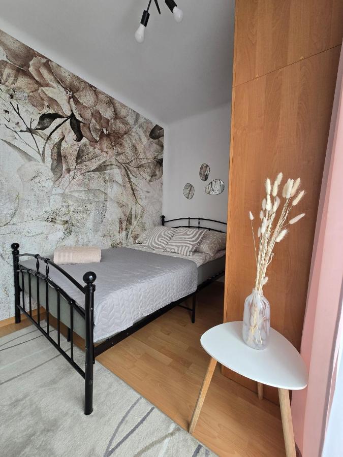 Centrum Rose Apartament - B&B Kielce