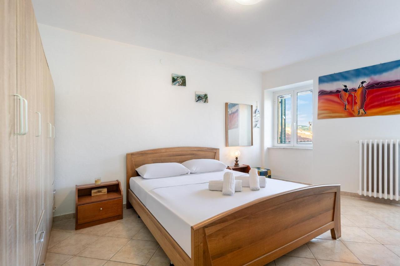 Hostdomus- Oltrefinale-for nature lovers, biking, climbing and trekking - B&B Vezzi Portio