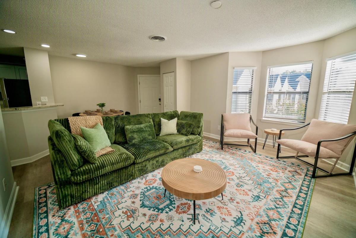 Uptown LUXE Retreat with Parking & Walk to City Center - Bed and Breakfast Charlotte