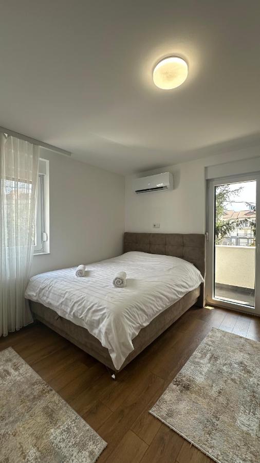 Apartamento de 3 dormitorios con balcón