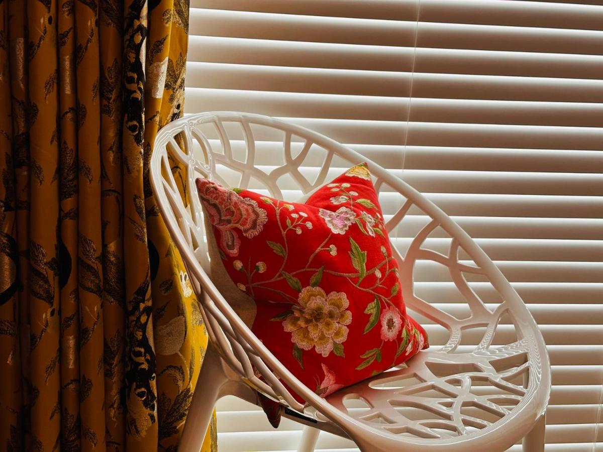 Apartment Lux Stratford London - Bed and Breakfast Londen
