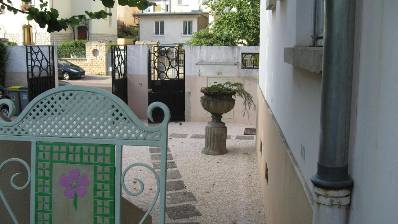 IDÉAL ART DÉCO compris un parking privé sécurisé Darcy Liberté centre Gare-Ville - B&B
