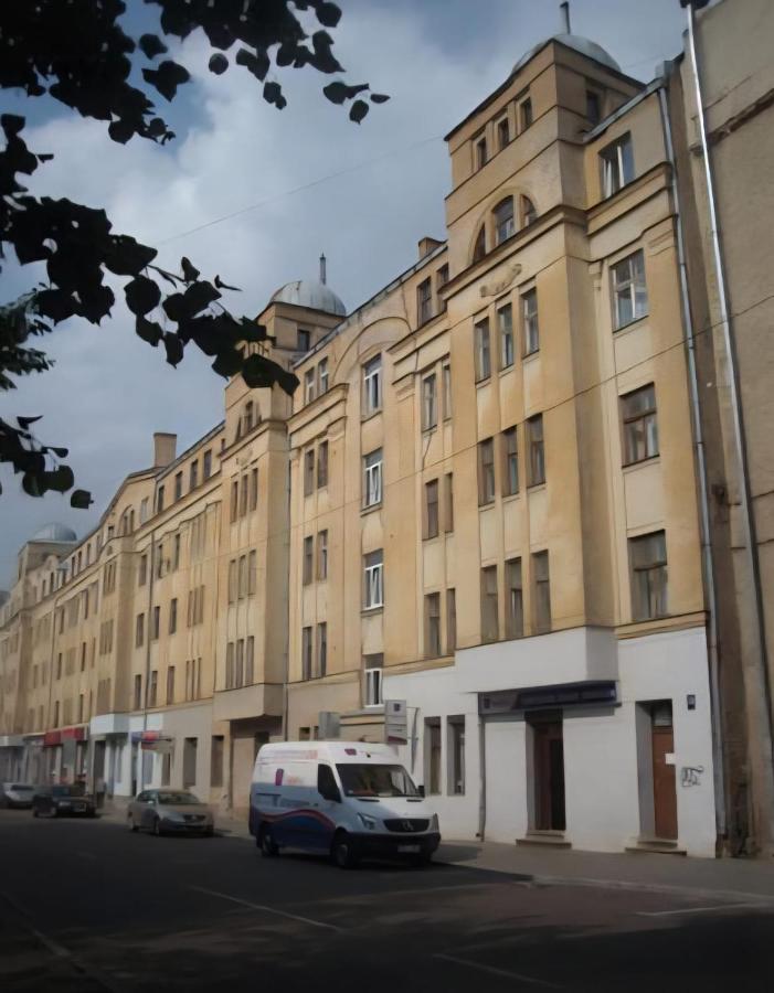 Centrally located 2 Bedroom Apartment, 5 min Walk to Old Town, Train & Bus stations - Ferienwohnung Riga