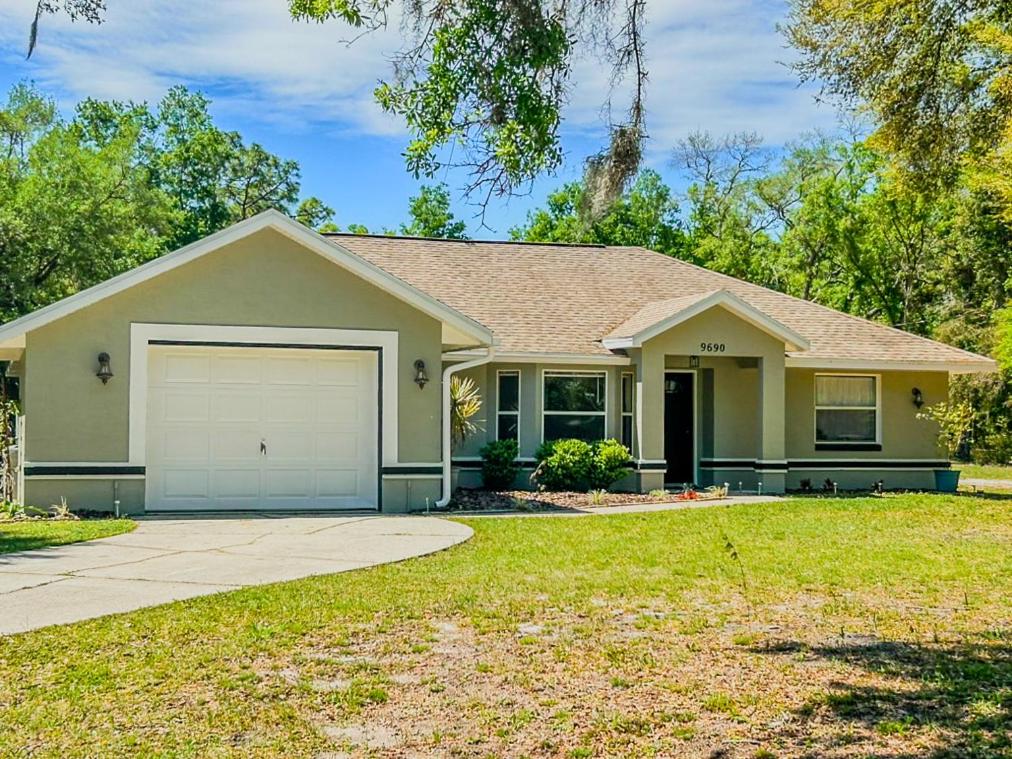 Crystal River Retreat with Salt Water Pool - B&B Crystal River