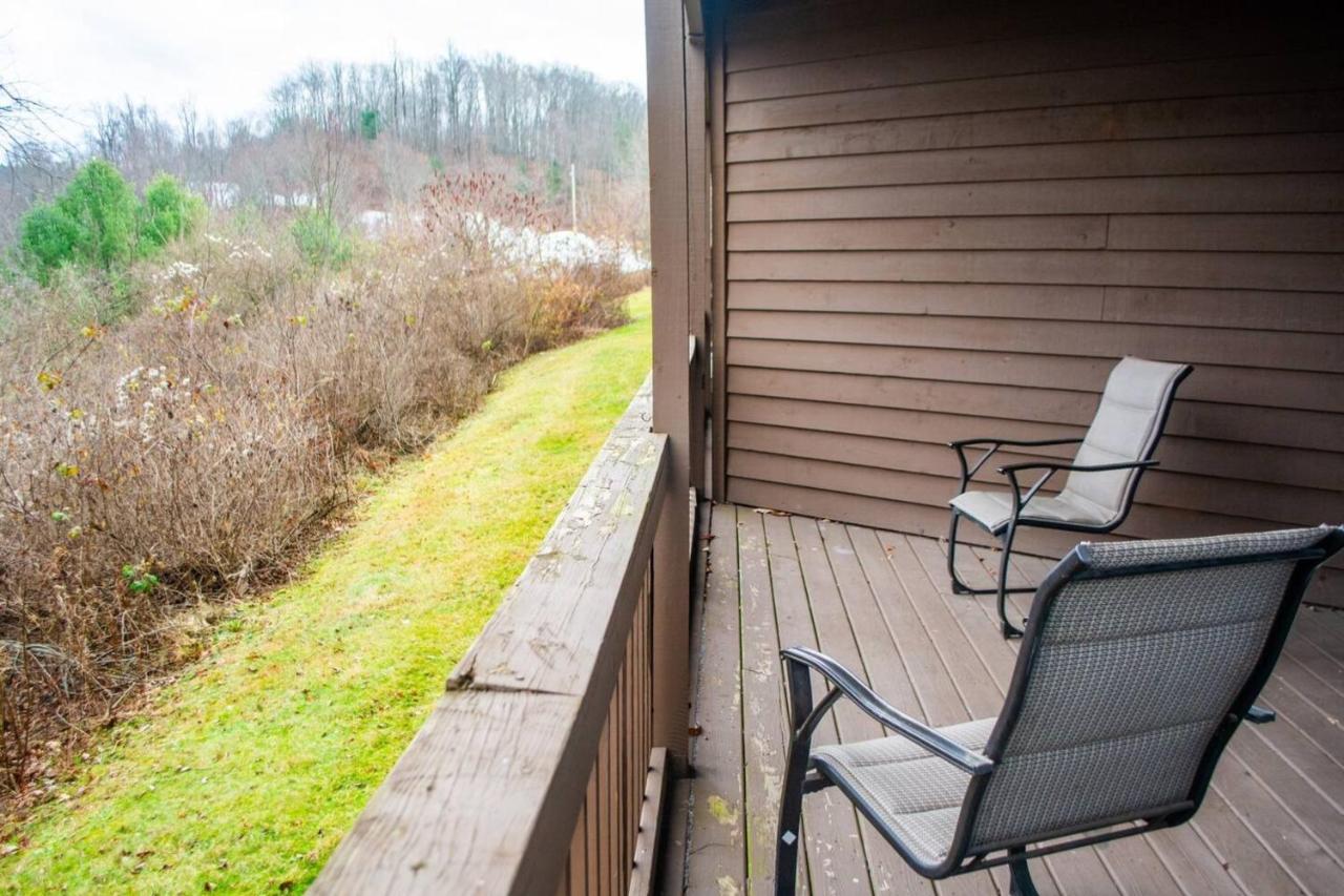 Winterplace Condo Ski in Ski out First Floor E102 - B&B Ghent