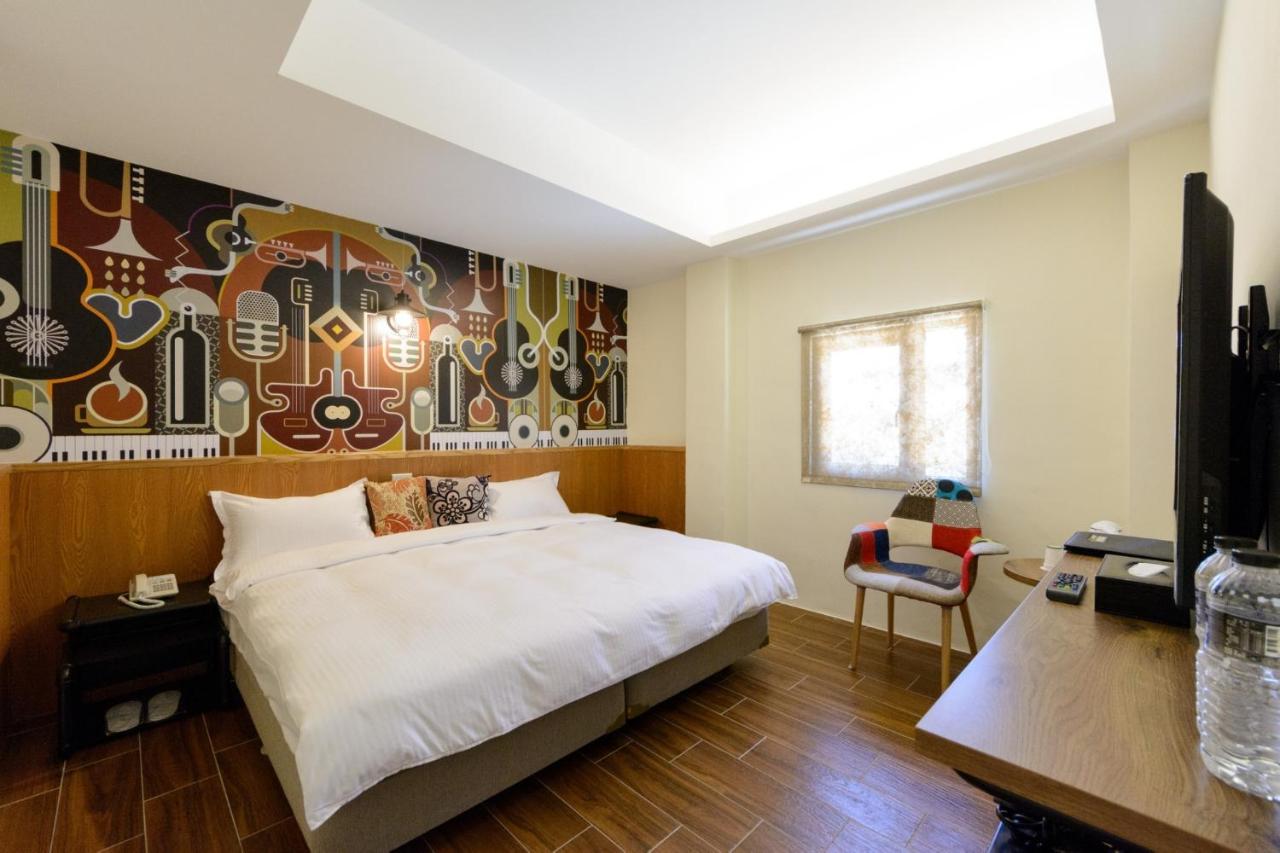 Deluxe Double Room (2 Adults + 1 Child)