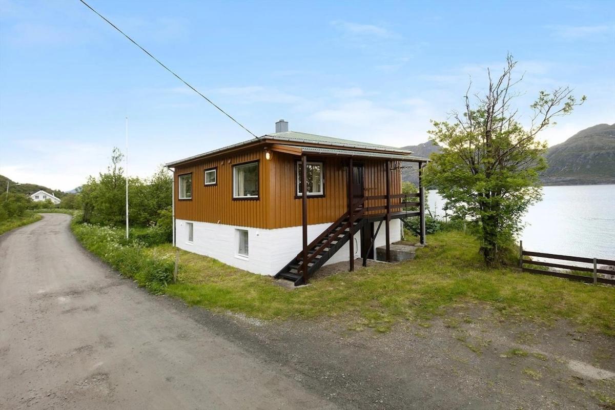 Midnight-sun and Northern-lights house by ocean - Chambres d’hôtes Festvåg