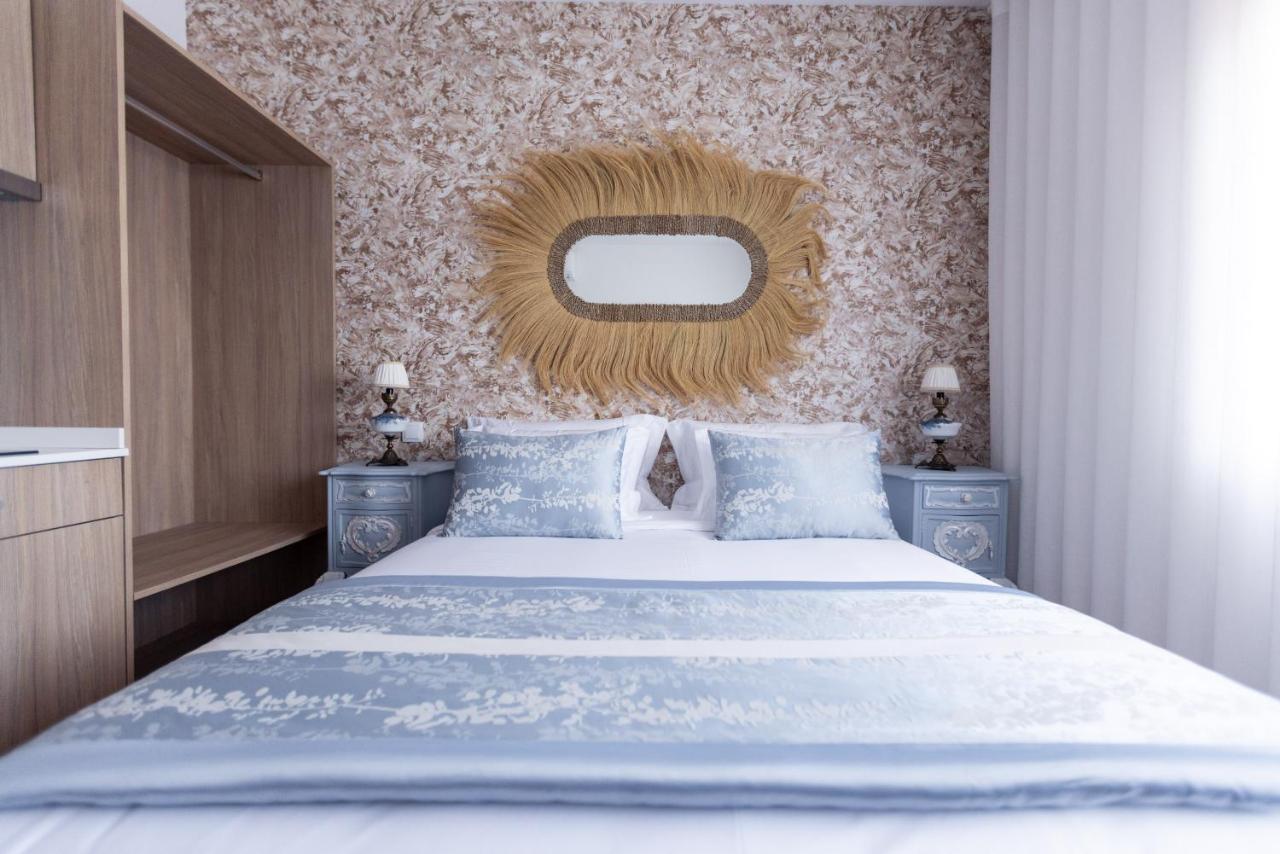 Studio Apartment with One Double Bed