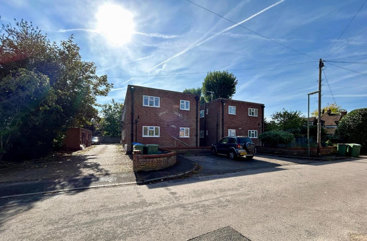 Homely flat in Surrey - B&B Walton on Thames