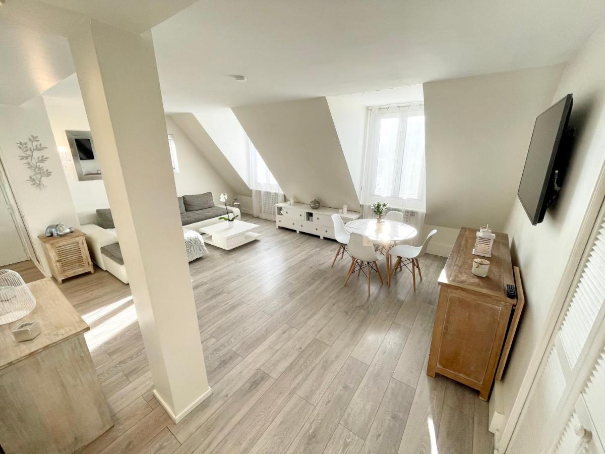 Ideally located , Eiffel Tower view - B&B Neuilly-sur-Seine