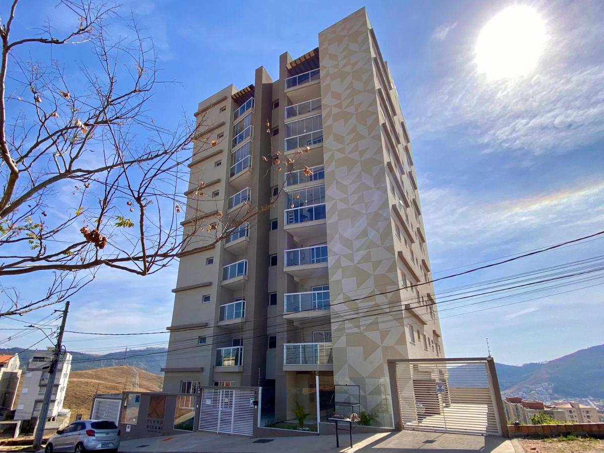 Vista incrível -2 qtos c/ suíte -próx shopping e PUC c/ varanda e churrasqueira - B&B Poços de Caldas