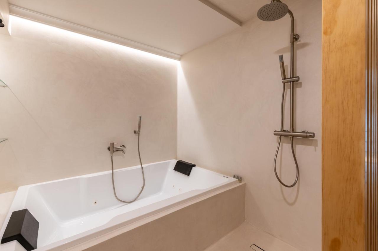 LF PARKING INCLUIDO Amplio Loft en Barrio Santa Cruz - B&B Sevilla