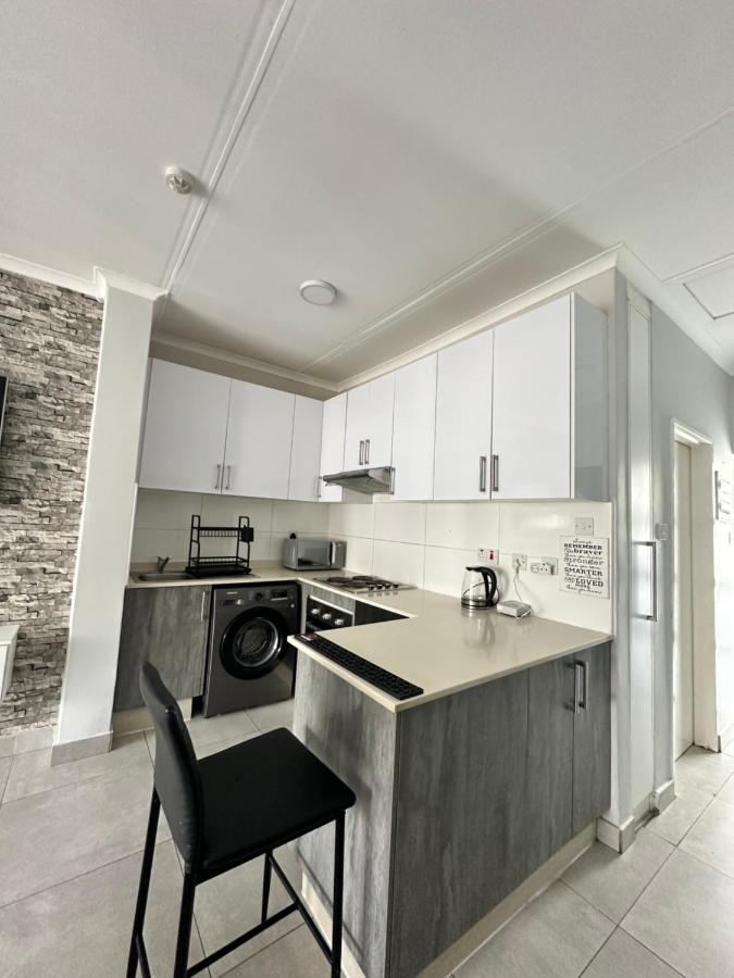 The Layover - B&B Gaborone