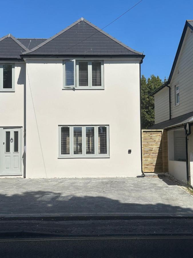 Coastal Calm at Stanpit Hideaway - B&B Christchurch