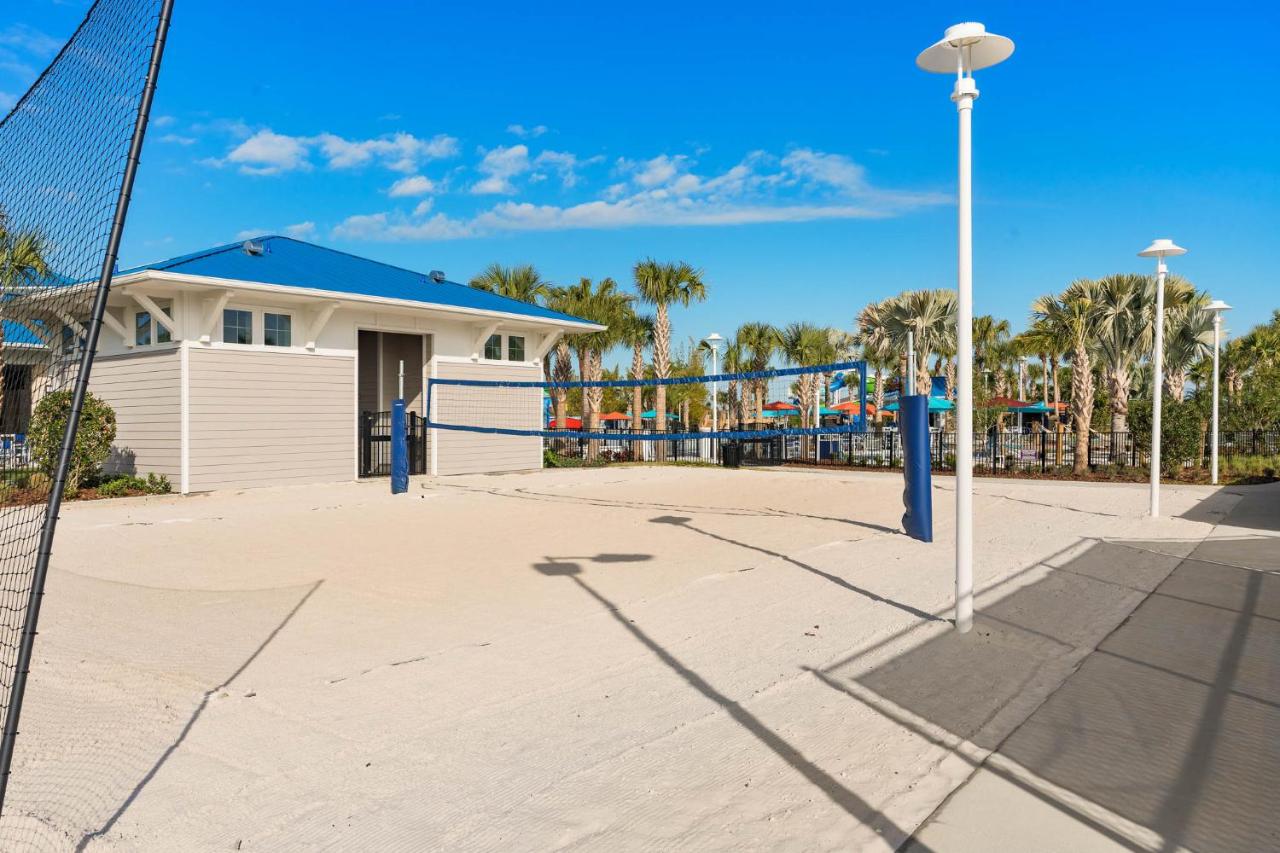 New Resort Private Pool & Spa Outdoor Theater Game Room Minutes to Disney World - Chambres d’hôtes Orlando