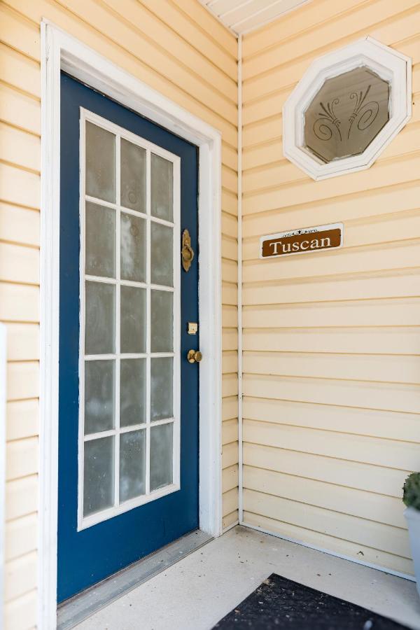 Suite con bañera de hidromasaje y cama grande