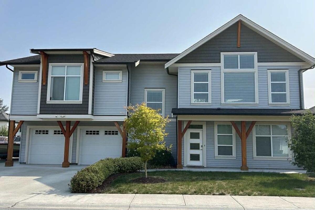 Bright & Modern 1-Bedroom Guest Suite - Bed and Breakfast Chilliwack