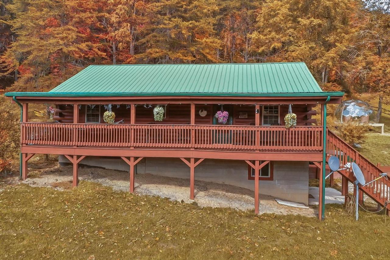 Secluded Cabin, Outdoor Sauna, Hot Tub, Geo DOME, Game Rm, EV, BBQ - Chambres d’hôtes Logan