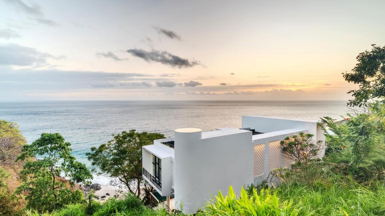 Villa Kukenan by Elite Havens - B&B Mangsit