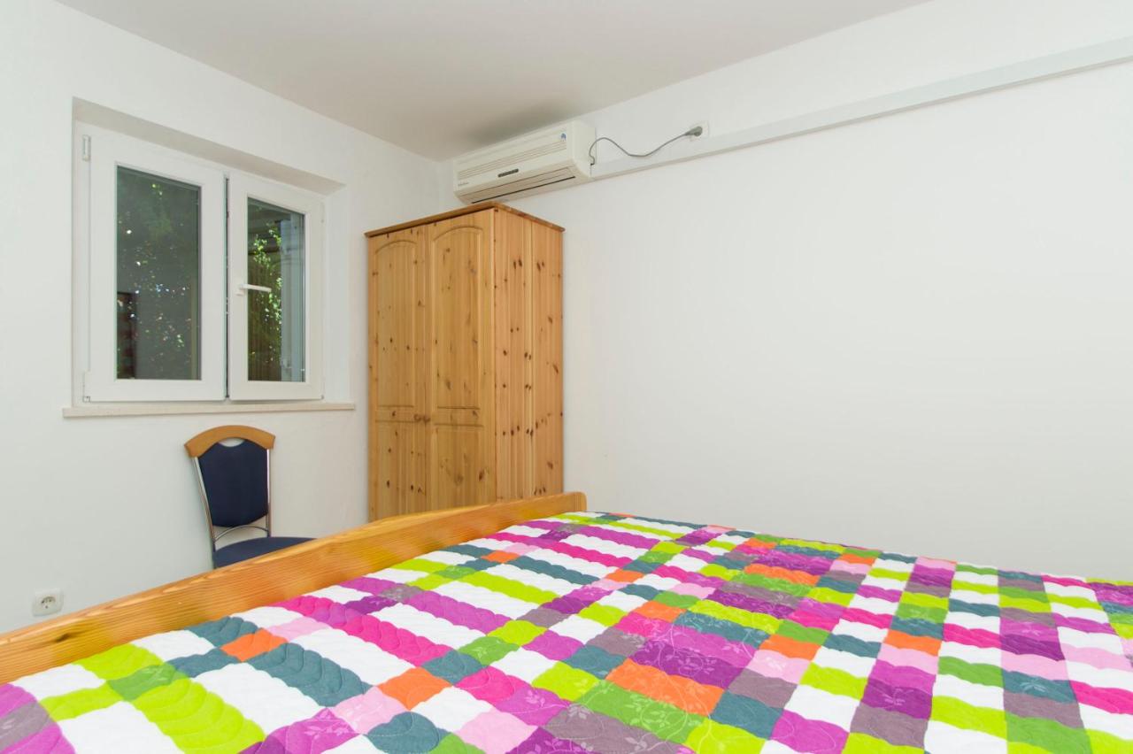Apartment with Garden View