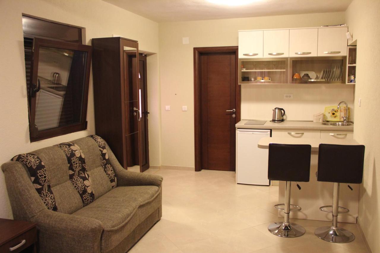 Deluxe Queen Studio 