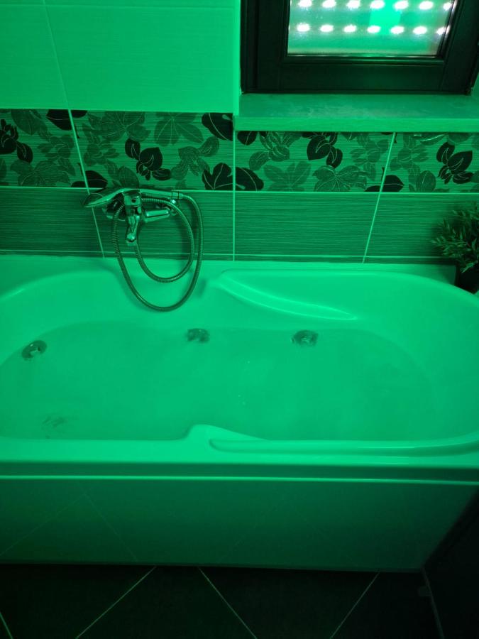 DDN House Bari - Apartment near Airport with Big Terrace Sleeps 6 - Ferienwohnung Macchie