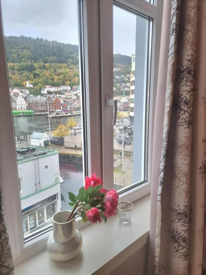 Central, lovely apartment with a unique view - B&B Bergen