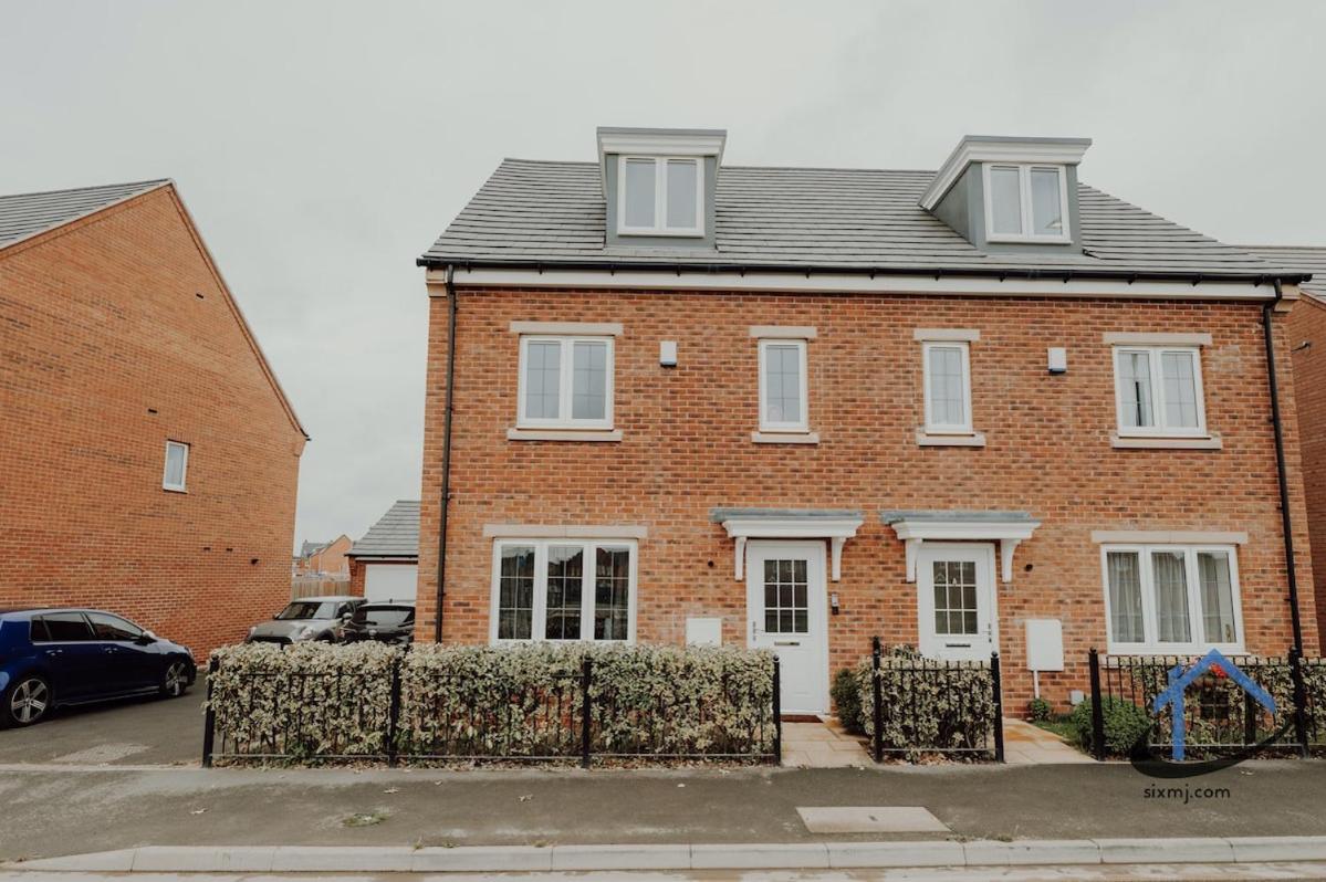 Moore House 3 bed 3 and half bathroom x2 parking - Bed and Breakfast Market Harborough
