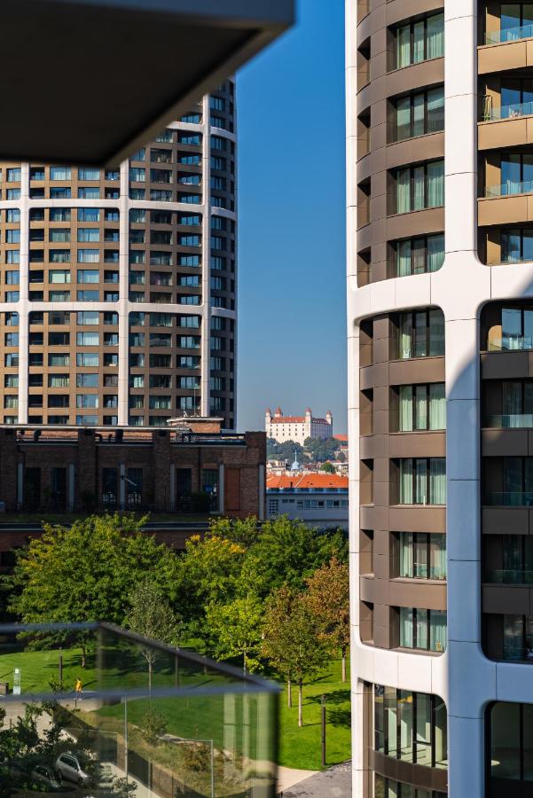 BNB Metropolis Suite - Ferienwohnung Nivy