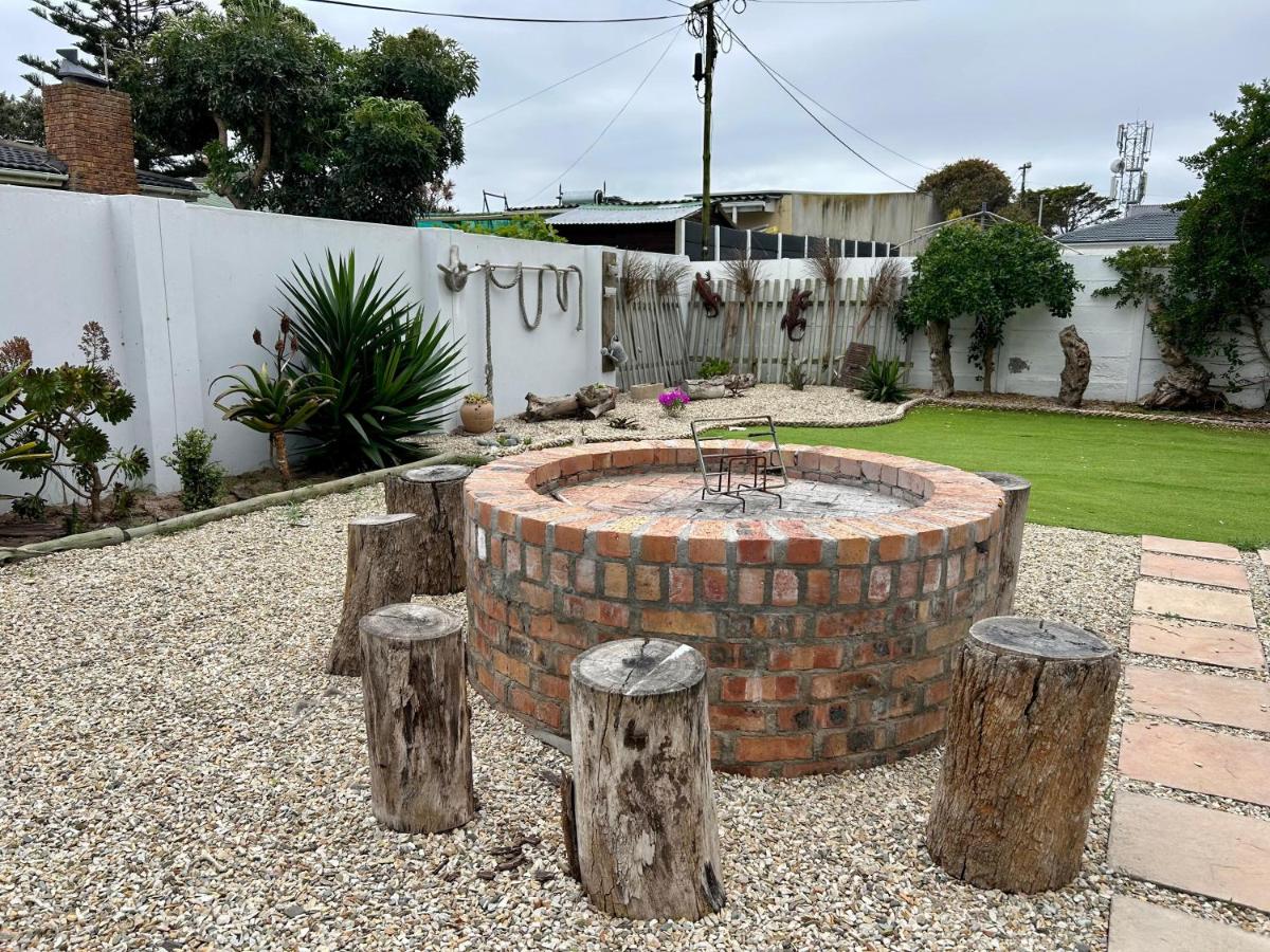 Stoepstories - B&B Yzerfontein