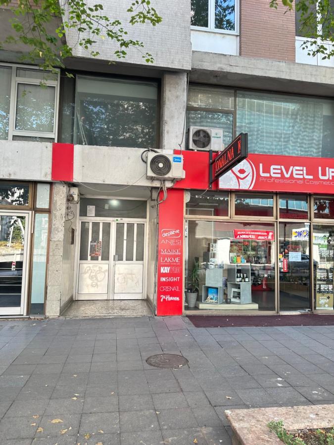 Regina's Modern 2bedroom in Center - Bed and Breakfast Skopje