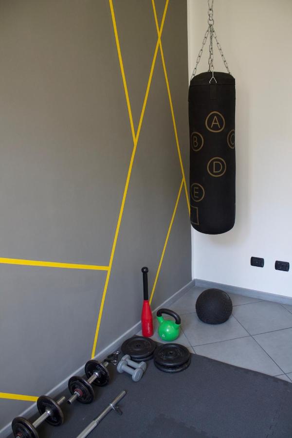 MM HOUSE Lainate modern design near Rho Fiera - B&B Lainate