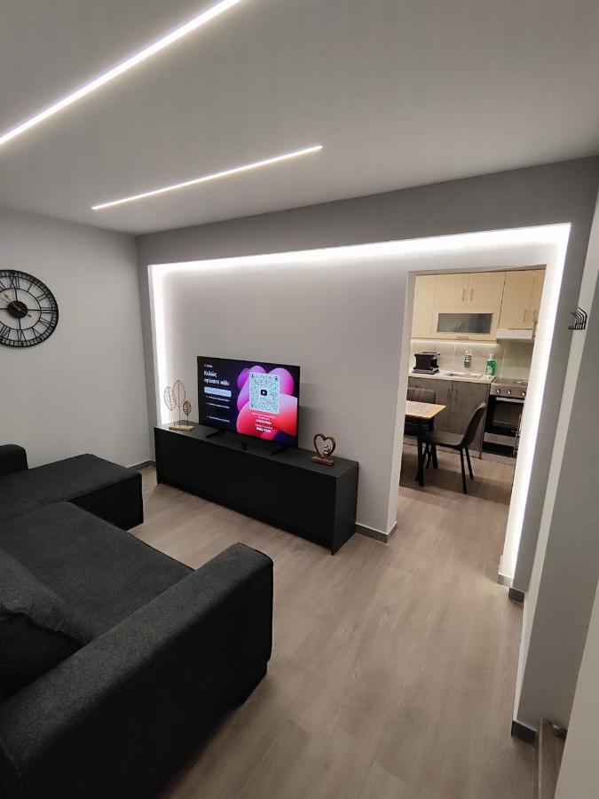 luxury apartment in the center of Livadia - B&B Livadeia