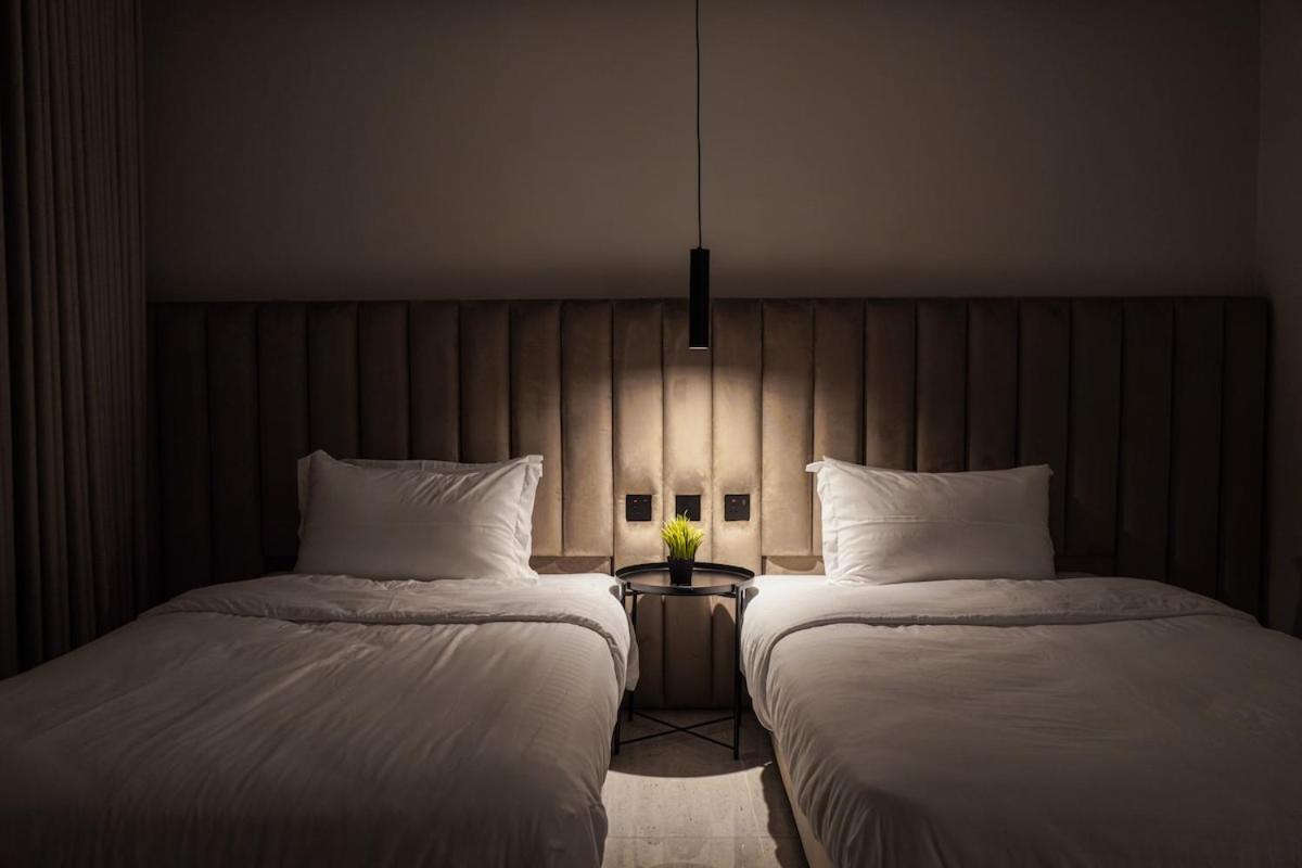 شقه 3 غرف نوم وصالة فخمة بدخول ذاتي - B&B Khobar