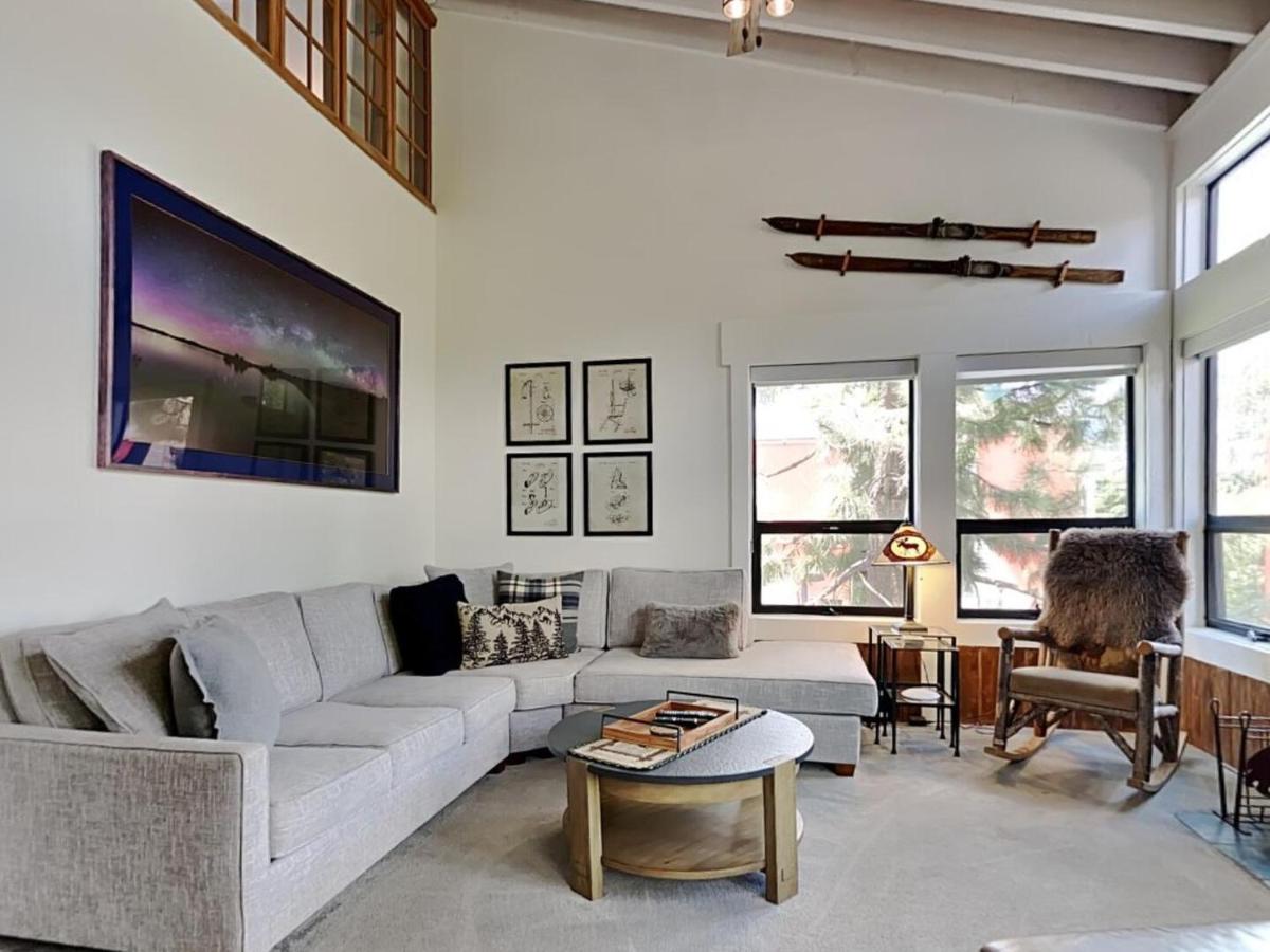 Summer Fun - SLOPESIDE 4BR 3BA with 3 Spas, Pool and Sauna - Perfect for Family and Friend Getaways All Year Round 1849 Condos 693 condo - B&B Mammoth Lakes