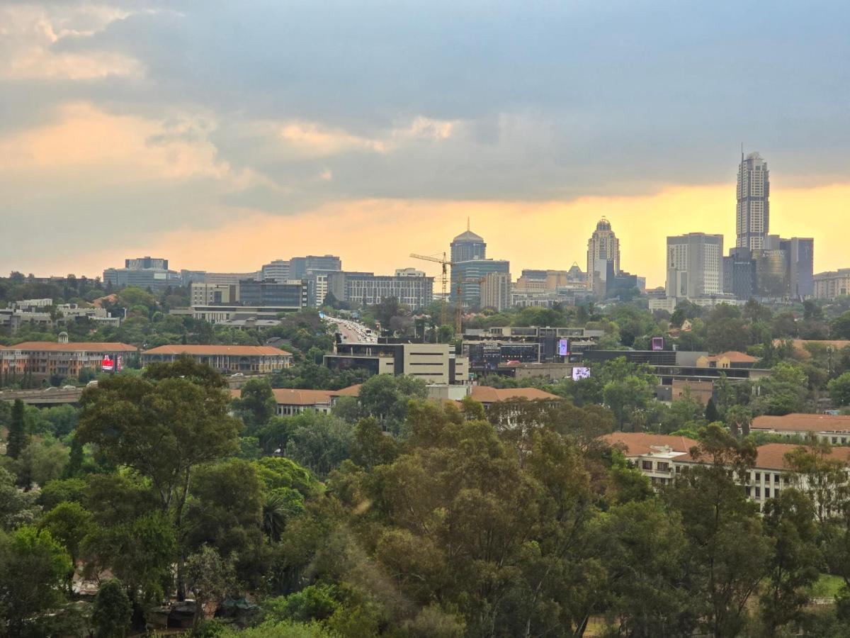 Sandton Cityscape Studio - B&B Johannesburg