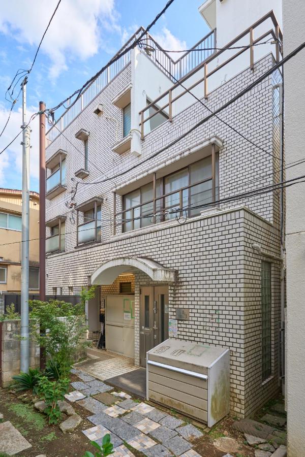 A-Shinjuku BigRoof Balcony, 6BedRoom,140sqm House for 20ppl,4min to Yotsuya-Sanchome Sta - Chambres d’hôtes Tokyo