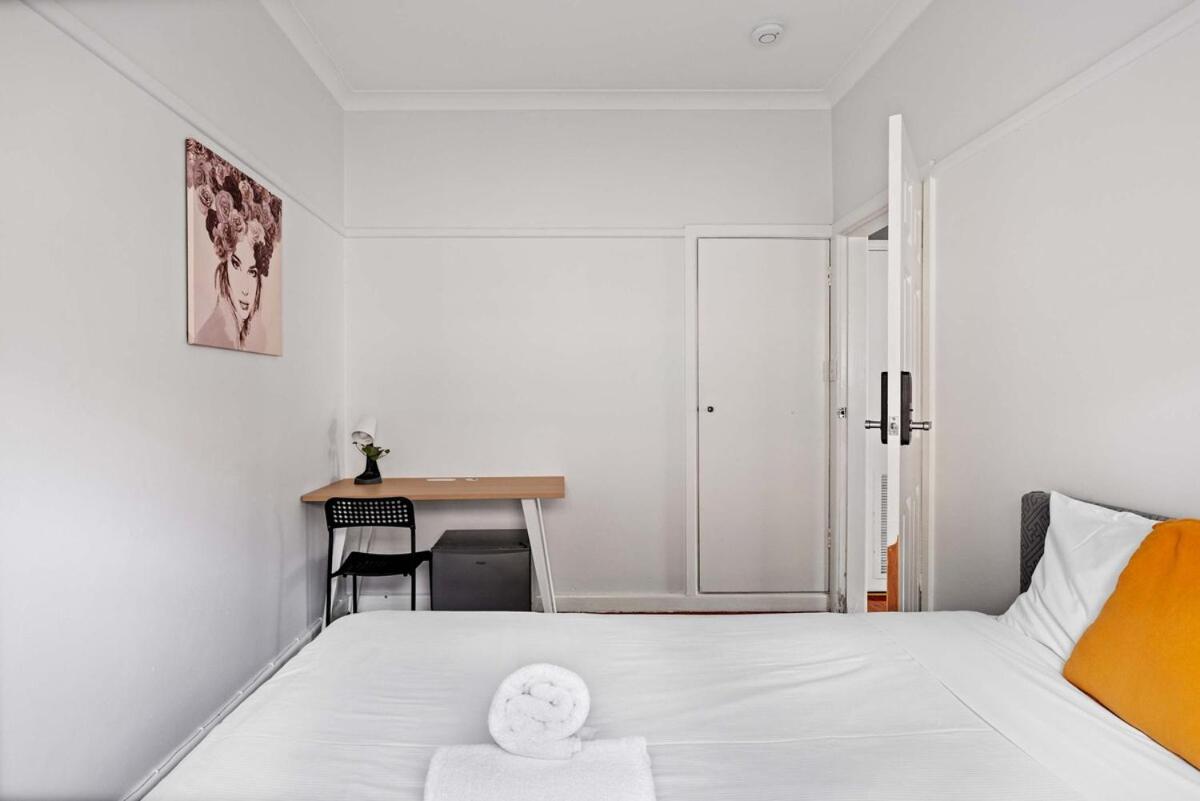 Homely Private Double Room in Marsfield - Well-Connected Suburb Shared Bathroom - B&B Epping