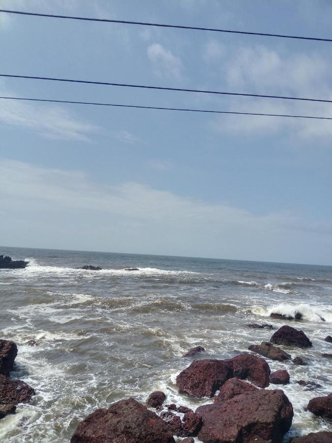 G naik part 2 - B&B Arambol