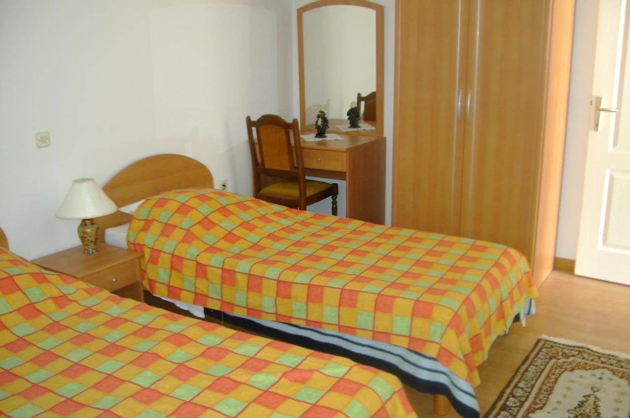 One-Bedroom Apartment with Sofa Bed and Balcony