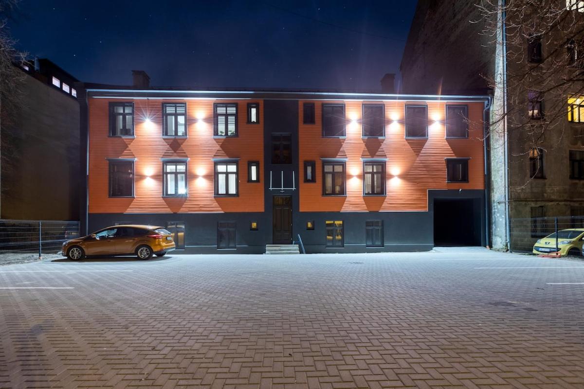 Cozy Designer Flat in Riga with Free Parking - Ferienwohnung Riga