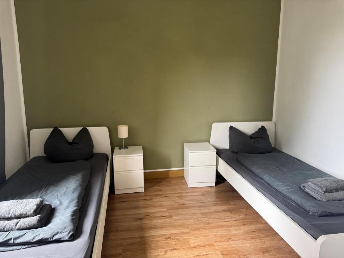 Appartement "Tom" mit 3 Schlafzimmern und Parkplatz - B&B Kröllwitz