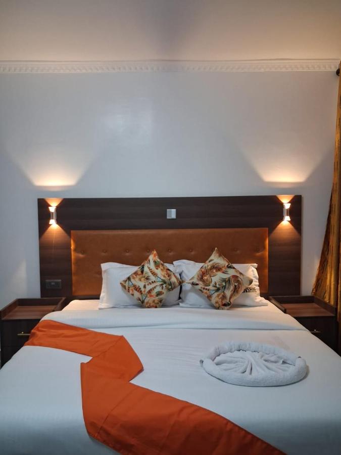 Moonshine walkers furnished apartments - B&B Munyu